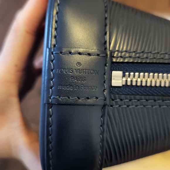 LV alma bb epi indigo - Picture 5 of 11